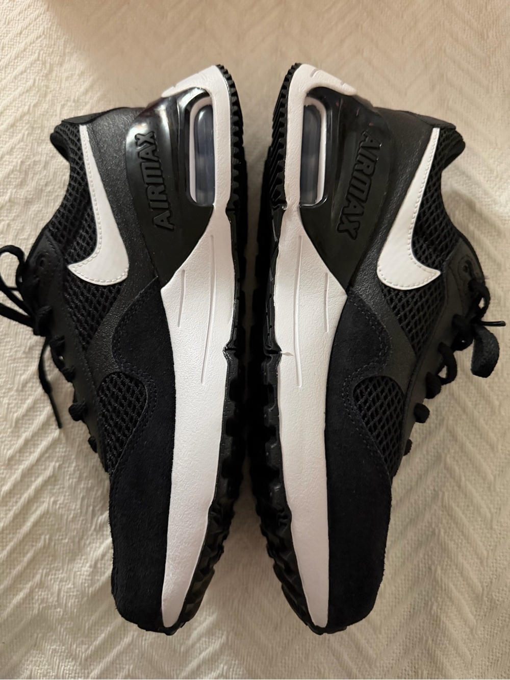 Nike Air Max Black and White - Picture 6 of 9
